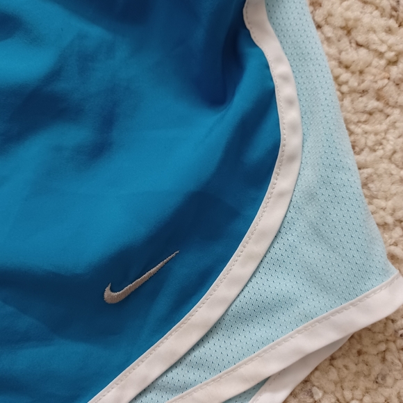 Nike Women's Short Pants xs - Picture 2 of 4